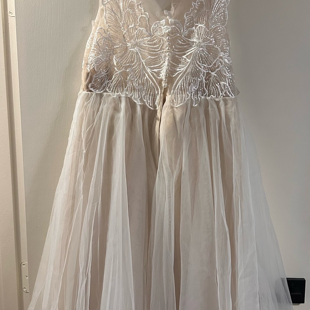Cream Sleeveless Plunge Midi Gown - Picture 3 of 4